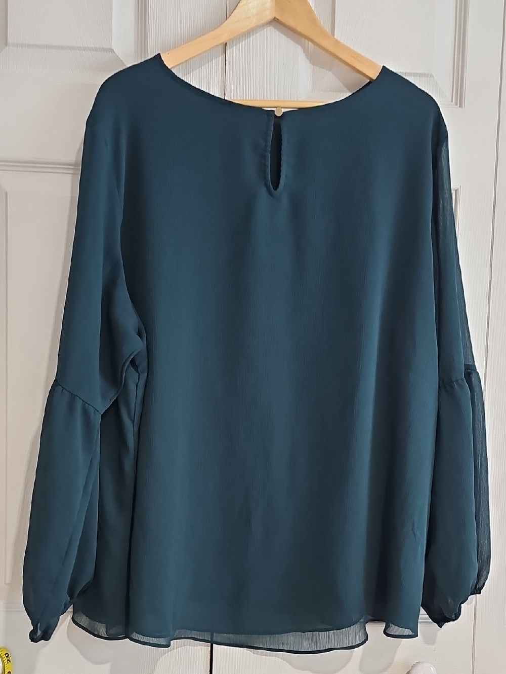 🌲 Elegant Forest Green Chiffon Blouse | Flowy Bell Sleeve | Size 2X - Picture 5 of 6